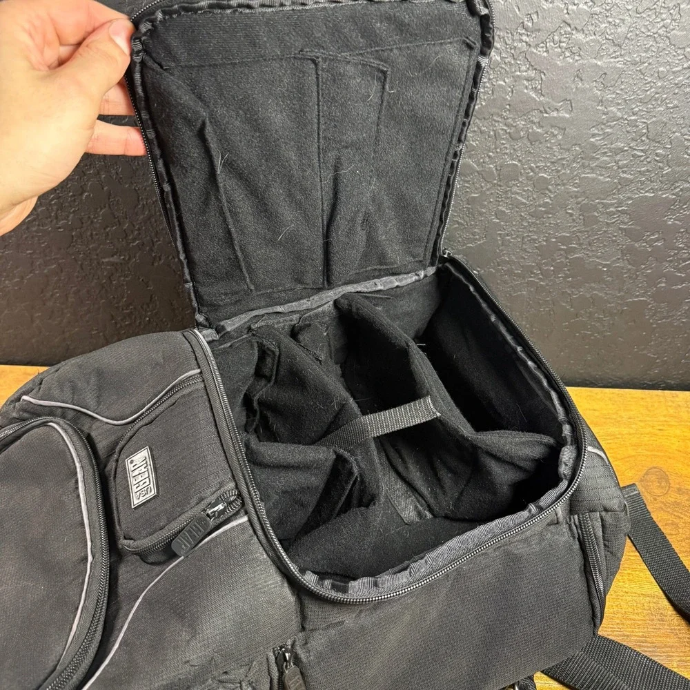 USA GEAR UBK Black Nylon DSLR Camera Backpack Large Unisex S17
